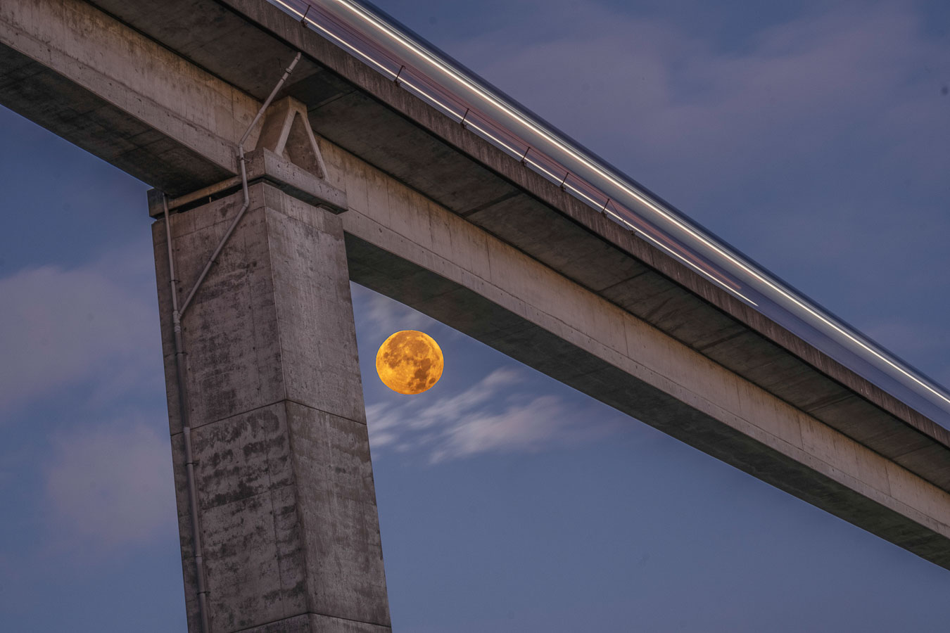 Skytrain-bridge-2020.8514---Victoria-moon-2020.8922-r1-copy.jpg